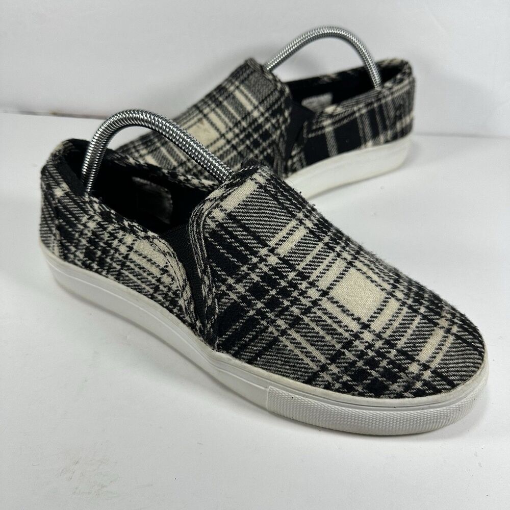 Magellan Outdoors Women's Size 9B Black & White Plaid Flannel Slip-On Sneakers